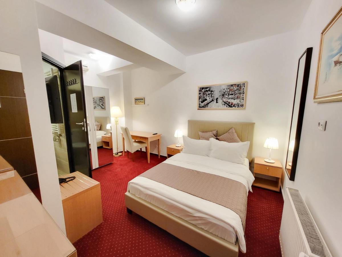 Bucur Accommodation Bukares Bagian luar foto