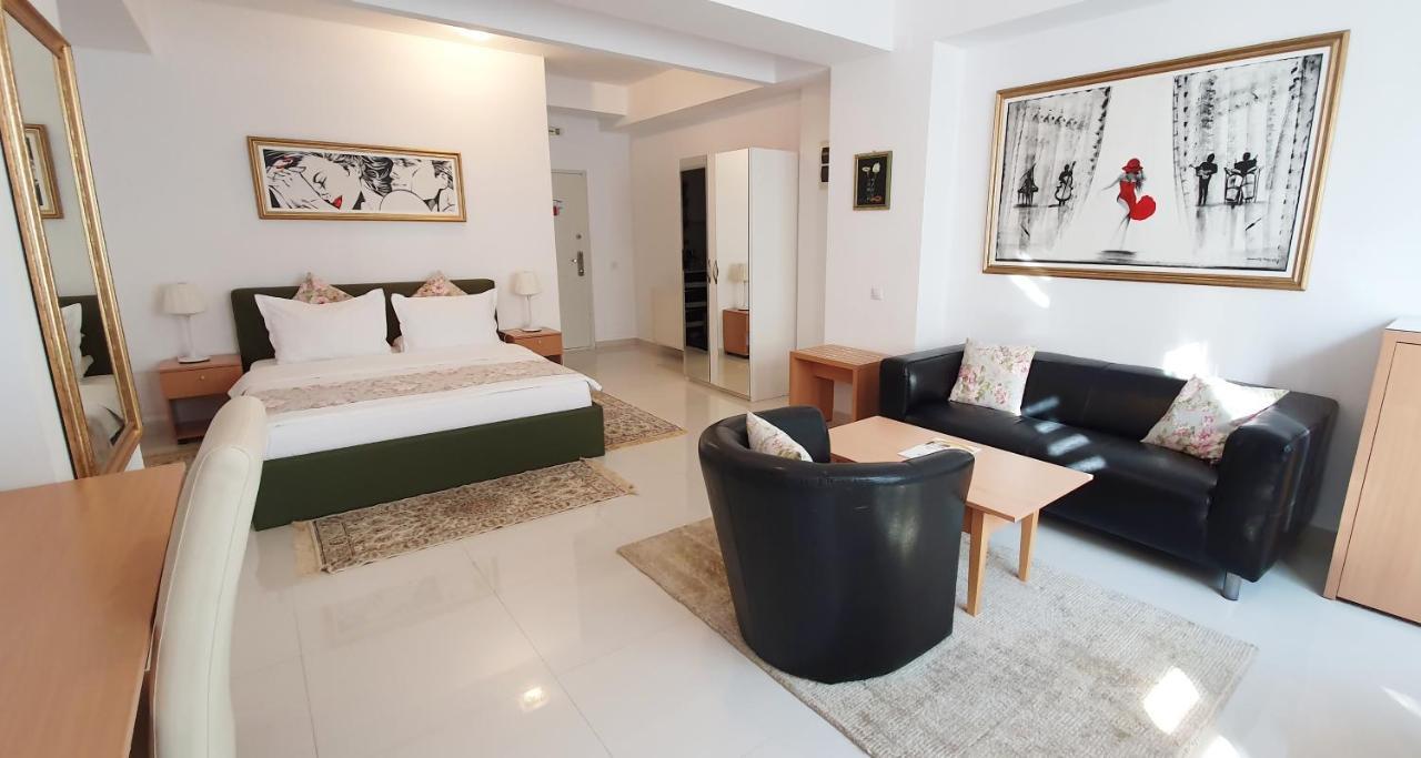 Bucur Accommodation Bukares Bagian luar foto