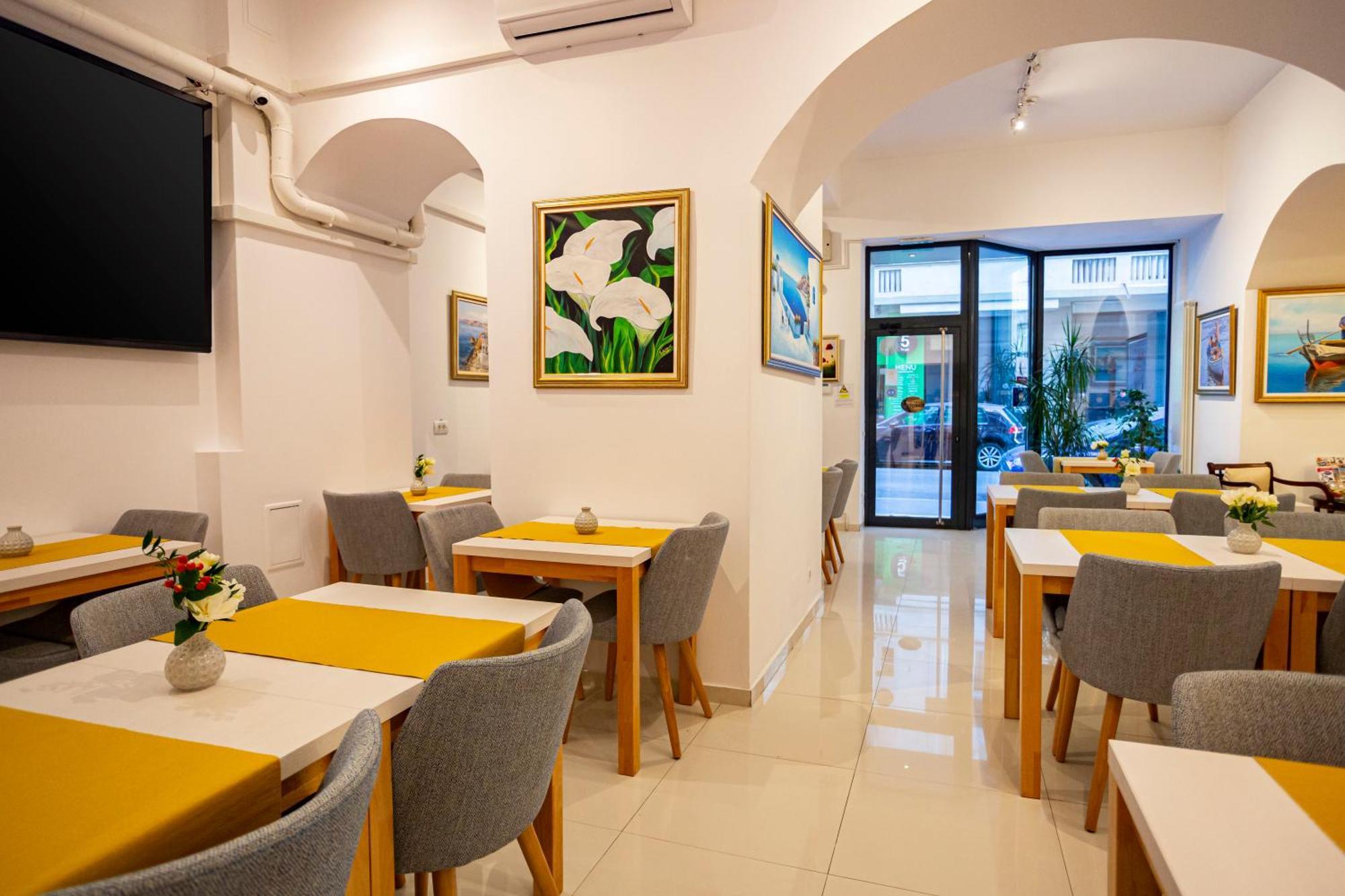 Bucur Accommodation Bukares Bagian luar foto