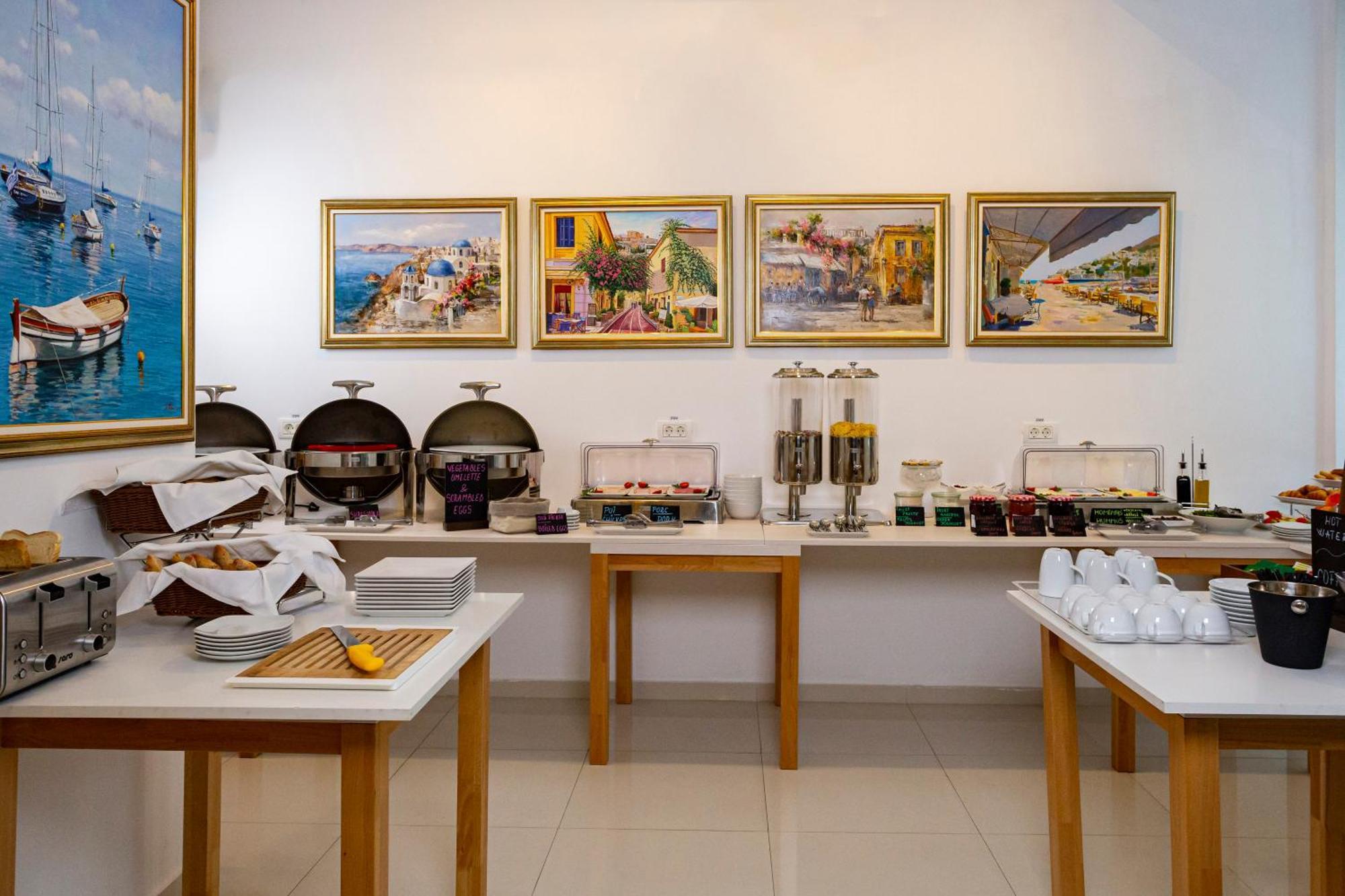 Bucur Accommodation Bukares Bagian luar foto