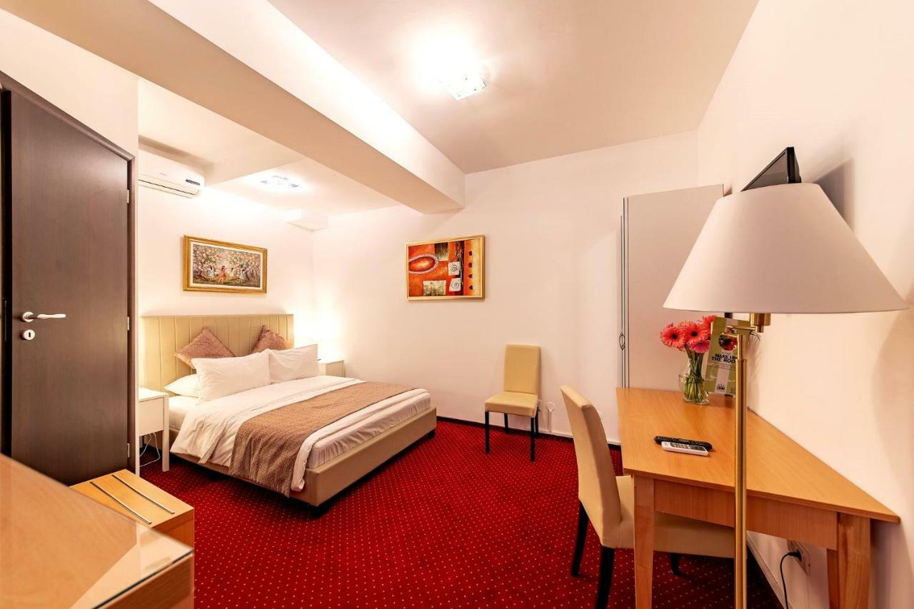 Bucur Accommodation Bukares Bagian luar foto