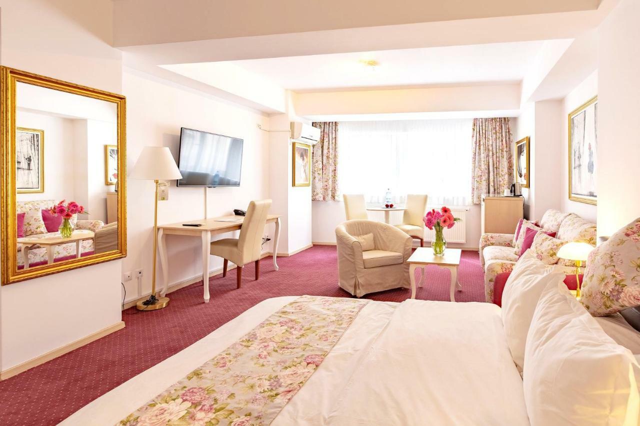 Bucur Accommodation Bukares Bagian luar foto