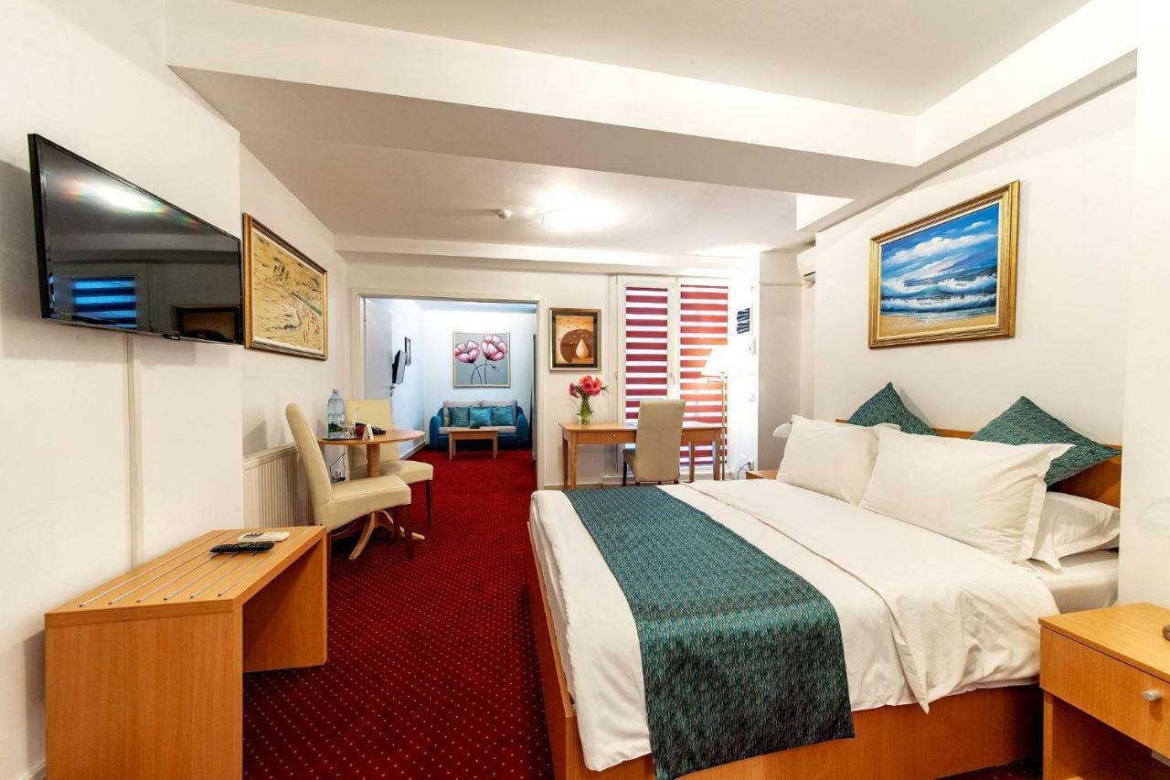 Bucur Accommodation Bukares Bagian luar foto