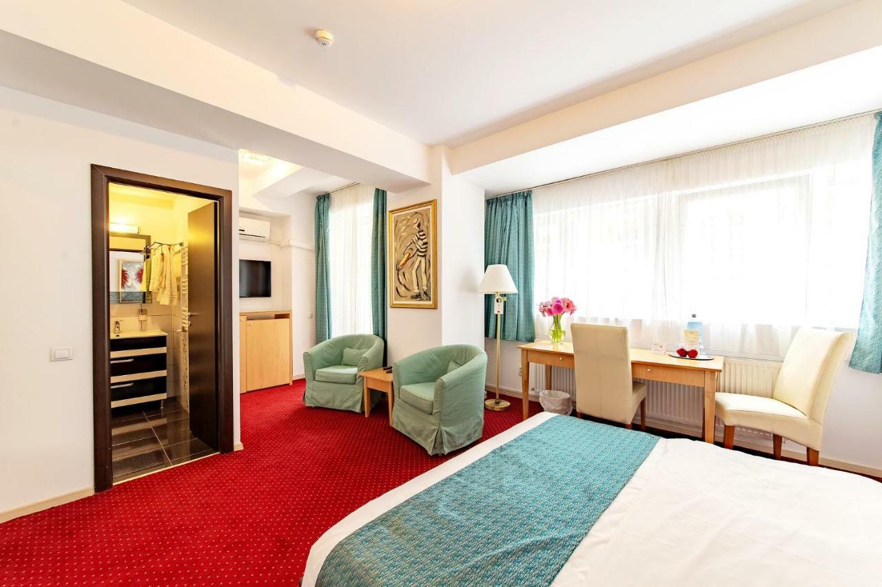 Bucur Accommodation Bukares Bagian luar foto