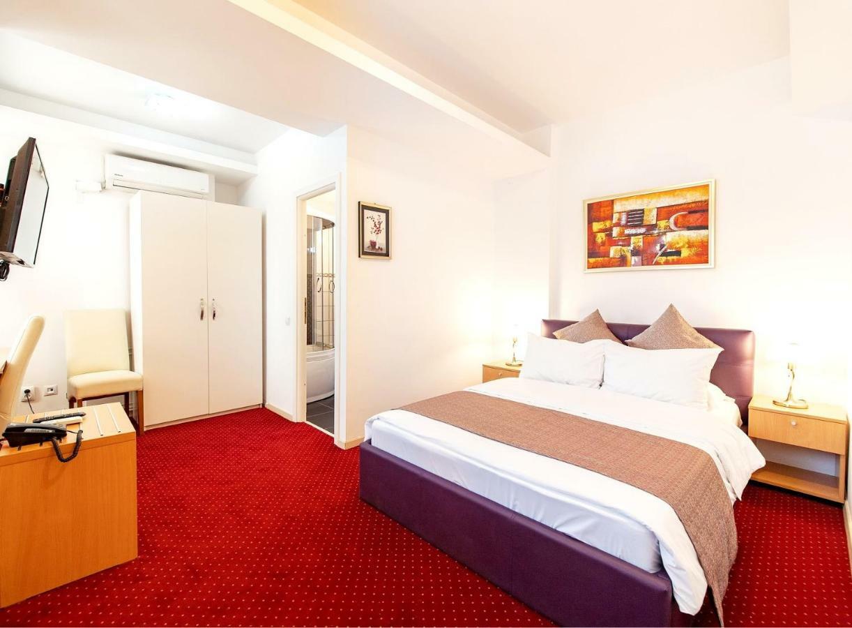 Bucur Accommodation Bukares Bagian luar foto
